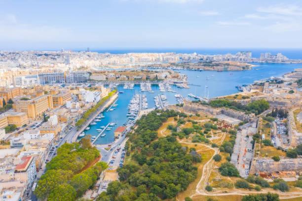 A Lovely 3 Bedroom, 3 Baths Home In The Centre Of Gzira By 360 Estates ภายนอก รูปภาพ